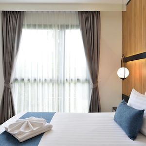 Double Room Pool View BKK Airport round trip transfer